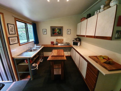 Garden Studio - Palm Beach Accommodation 2