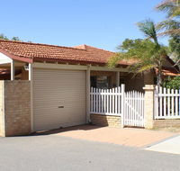 Geraldton Luxury Retreat 2 - Palm Beach Accommodation