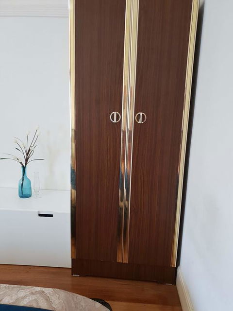 GIRLS ONLY. Large Bedroom With KING Bed, Close To Everything - Palm Beach Accommodation 1