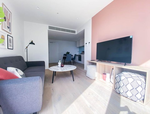 Glamorous Southbank Home W/ Free Wifi - Palm Beach Accommodation 3