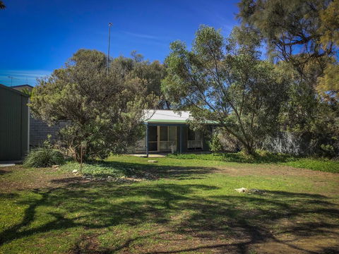 Gone Fishing - Palm Beach Accommodation 0