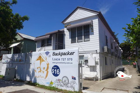 Gonow Family Backpackers Hostel - Palm Beach Accommodation 0