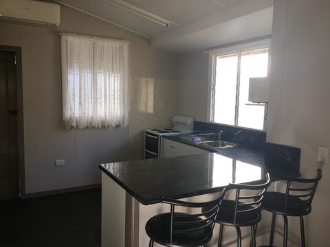 Goondihill Hotel - Palm Beach Accommodation 2