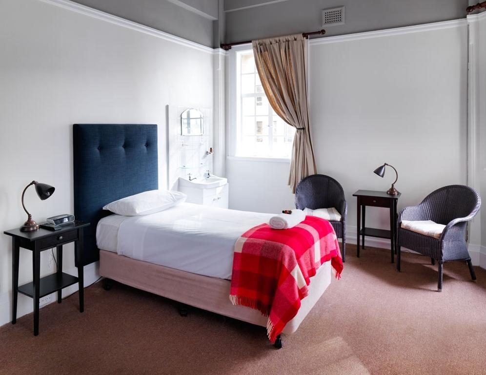 Sydney South ACT Palm Beach Accommodation