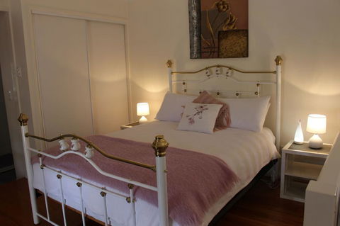 Granite Gardens Cottages & Lake Retreat - Palm Beach Accommodation 1