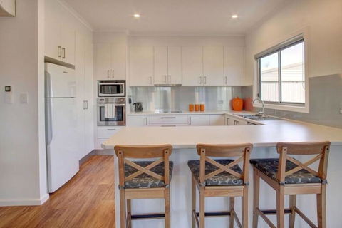 Grey On The Bay - Palm Beach Accommodation 2