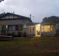 Happy Pig Farm - Palm Beach Accommodation
