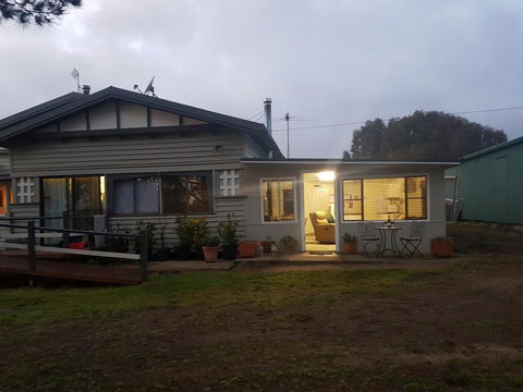 Happy Pig Farm - Palm Beach Accommodation 0