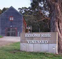 Herons Rise Vineyard Accommodation - Palm Beach Accommodation