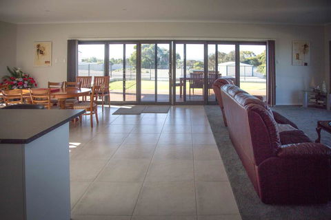 Highview On Victoria Coffin Bay - Palm Beach Accommodation 3