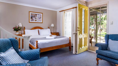Honeysuckle Cottages - Palm Beach Accommodation 0