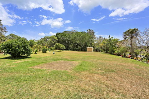 Hook Wine And Sinker Hervey Bay - Palm Beach Accommodation 2