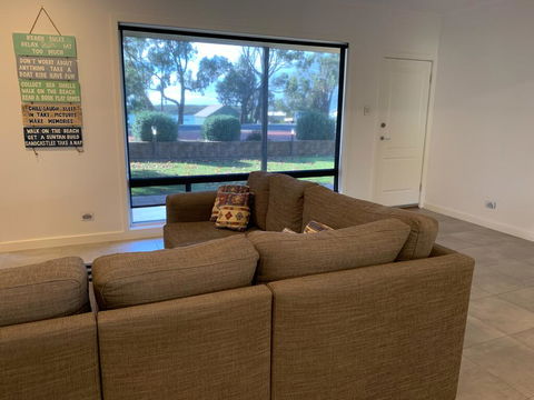 Hooterville - Palm Beach Accommodation 2