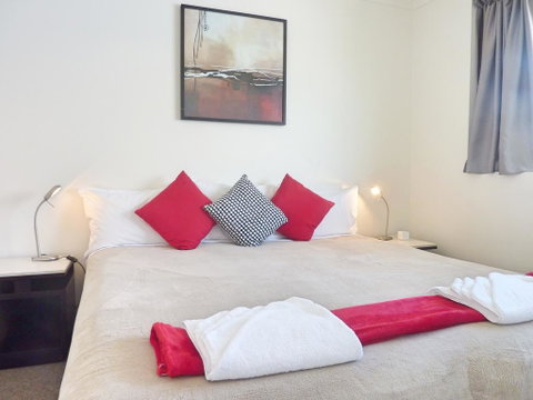 Jadran Motel & El Jays Holiday Lodge - Palm Beach Accommodation 3