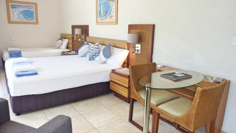 Jadran Motel & El Jays Holiday Lodge - Palm Beach Accommodation 1