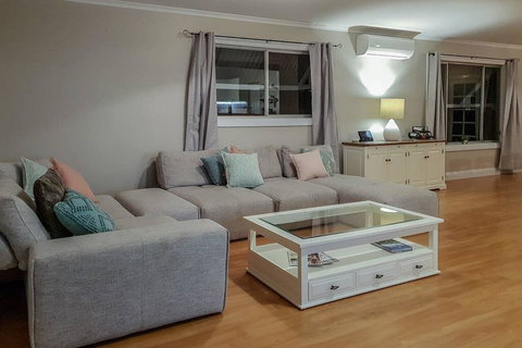 Jasmine Cottage - Palm Beach Accommodation 2