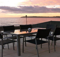 Jones's Beach House - perfect location with views - Palm Beach Accommodation