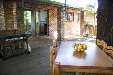 Junction Cottage - Palm Beach Accommodation 3