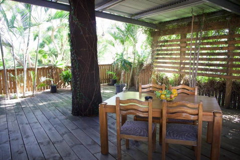 Junction Cottage - Palm Beach Accommodation 0