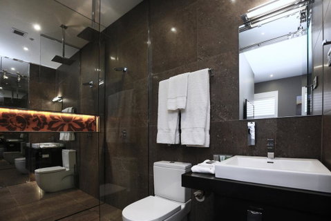 Junction Hotel - Palm Beach Accommodation 1