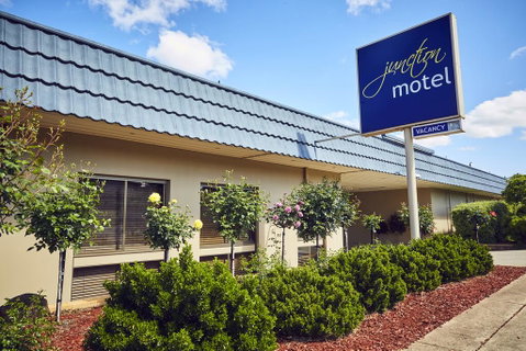 Junction Motel - Palm Beach Accommodation 2