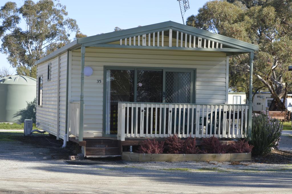 Sandhill Lake VIC Palm Beach Accommodation