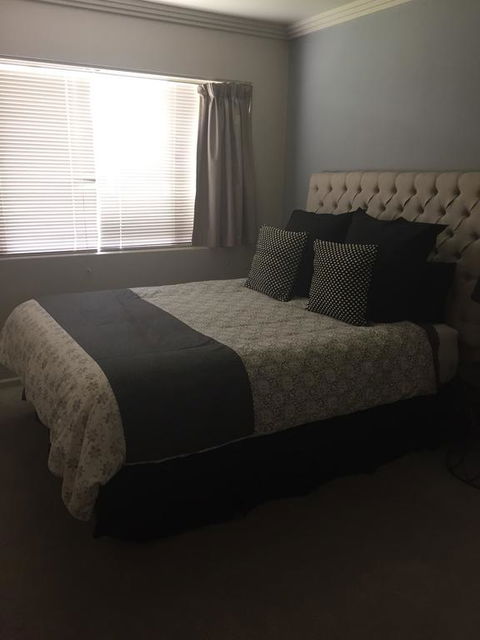 Kindred Lodge Apartments - Palm Beach Accommodation 1