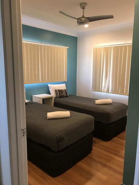 Kurrimine Beach Huts - Palm Beach Accommodation 3