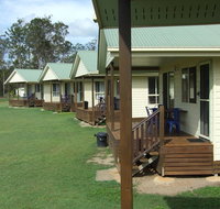Lake Barra Cottages - Palm Beach Accommodation