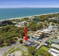 LAVISH BEACH HOUSE ON THE SURF SIDE - Palm Beach Accommodation