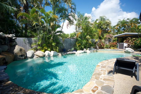 Lazy Lizard Motor Inn - Palm Beach Accommodation 1