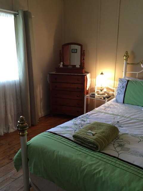 Lillymay Cottage - Palm Beach Accommodation 3