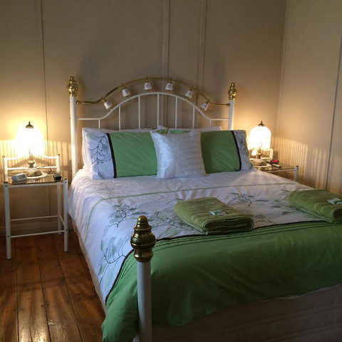 Lillymay Cottage - Palm Beach Accommodation 2