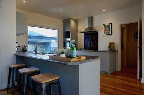 Lumeah - Palm Beach Accommodation 0