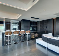 Luxe Haus - Palm Beach Accommodation