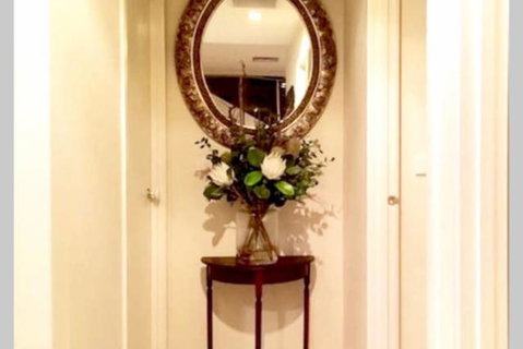 Luxuries CBD Apartment With Views - Palm Beach Accommodation 3