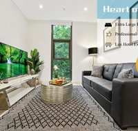 Luxurious 5 Star Experience in a Prime Location - Palm Beach Accommodation