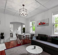 Luxurious Historic Home with Harbour Bridge Views - Palm Beach Accommodation