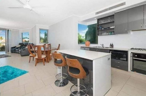 Luxury Apartment, Perfect Location - Palm Beach Accommodation 0