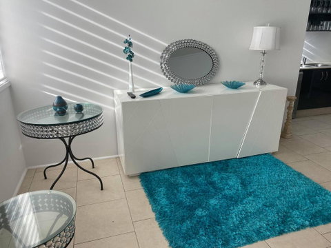 Luxury Apartment, Perfect Location - Palm Beach Accommodation 1