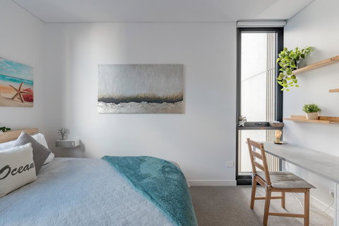 LUXURY KING APARTMENT PARRAMATTA CBD 1 MIN FROM STATION & WESTFIELD Sleeps 4 - Palm Beach Accommodation 3