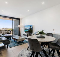 Luxury Living with Panoramic Views - Palm Beach Accommodation