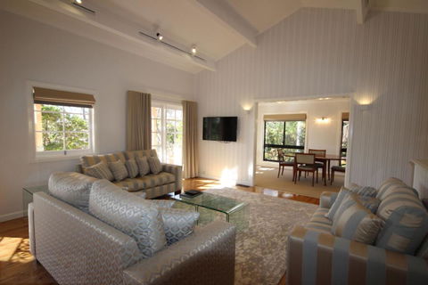 Lynwood - Palm Beach Accommodation 3