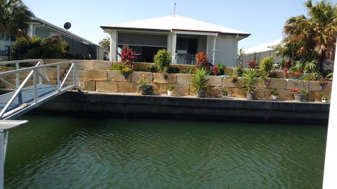 M & T's Waterfront Bed & Breakfast - Palm Beach Accommodation 0