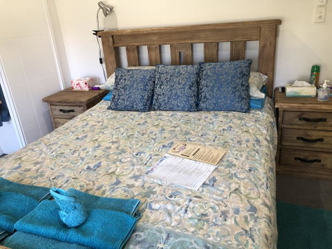 M & T's Waterfront Bed & Breakfast - Palm Beach Accommodation 1