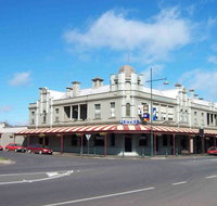 Madden's Commercial Hotel - Palm Beach Accommodation