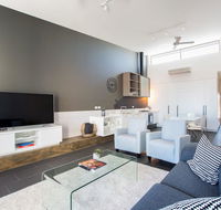 Magnificent Apartment  FREE car park near CBD - Palm Beach Accommodation