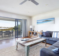 Magnificent Views - Mariners Mark - Palm Beach Accommodation