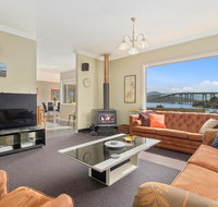Manfield City Waterfront View Cottage - Palm Beach Accommodation