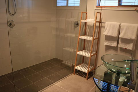 Maric Park Cottages - Palm Beach Accommodation 1